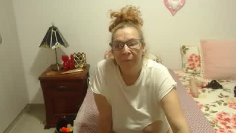 Snapshot of milchanell chatting on 10, 9, 2025 milchanell online show from 10, 9, 2025