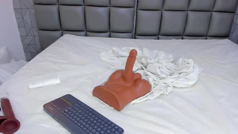 Milena  online show from 27, 1, 2025