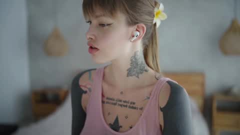 Snapshot of mileeena chatting on 5, 2, 2025 M Telegram mamagotachannel online show from 5, 2, 2025