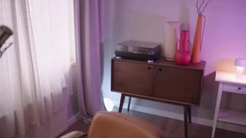 Snapshot of mileeena chatting on 8, 3, 2025 M Telegram mamagotachannel online show from 8, 3, 2025