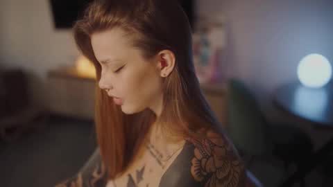 Snapshot of mileeena chatting on 19, 9, 2025 M Telegram mamagotachannel online show from 19, 9, 2025