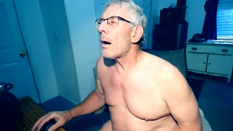 Snapshot of milehi1958 chatting on 19, 5, 2026 Milehi1958 online show from 19, 5, 2026