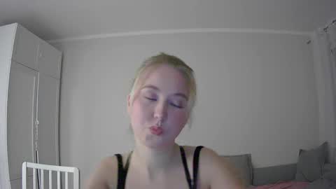 Milena new nonude shy blonde natural online show from 4, 11, 2025