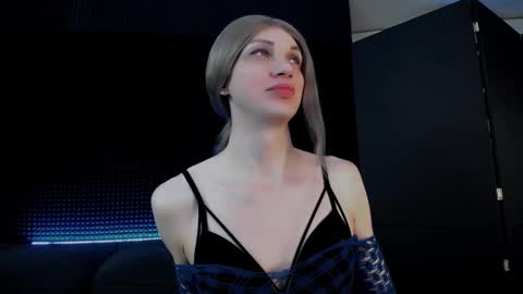 Milena Hardy online show from 7, 10, 2025