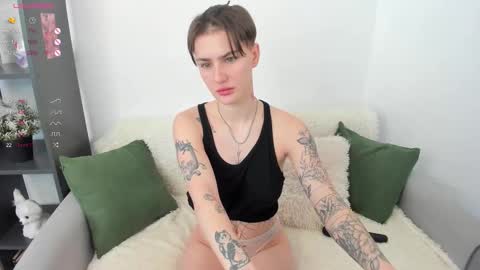 milenakeeks online show from 9, 3, 2026