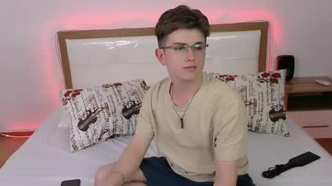 Snapshot of miless_cooper chatting on 16, 5, 2026 Miles online show from 16, 5, 2026
