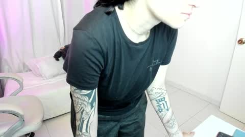 Snapshot of mileyberry chatting on 5, 10, 2025 IEY EY online show from 5, 10, 2025