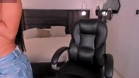 Miley Cruz  IG miley model23 online show from 17, 4, 2026