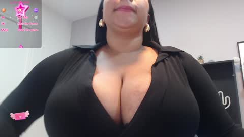 Snapshot of mileyhudson chatting on 8, 2, 2025 MileyHudson online show from 8, 2, 2025