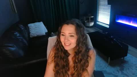 Snapshot of mileymadness chatting on 21, 2, 2025 Miley Madness online show from 21, 2, 2025