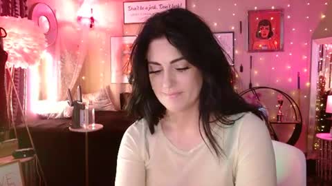 Snapshot of milf_lacey chatting on 15, 7, 2026 Milf Lacey online show from 15, 7, 2026