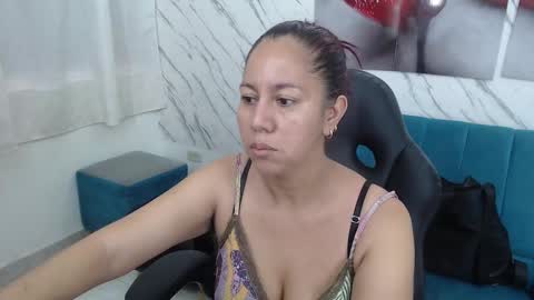 Milf Loven online show from 5, 3, 2025