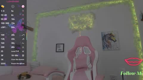 Aura  online show from 27, 3, 2026