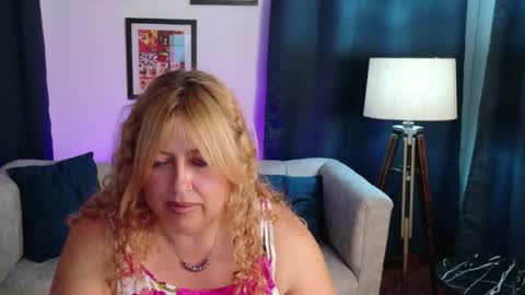 Snapshot of milfarlet chatting on 2, 5, 2026 Arlet online show from 2, 5, 2026