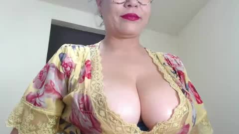 Snapshot of milfcamila367608 chatting on 4, 7, 2026 camila online show from 4, 7, 2026