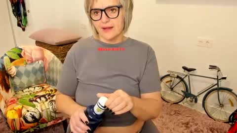 MilfElla online show from 2, 2, 2025