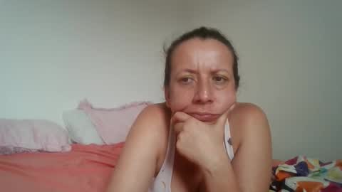 milfevha online show from 16, 10, 2025