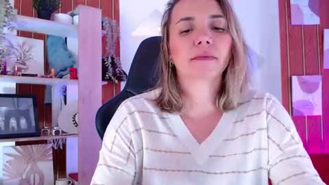 Snapshot of milfsecret69 chatting on 28, 7, 2026 Sara online show from 28, 7, 2026