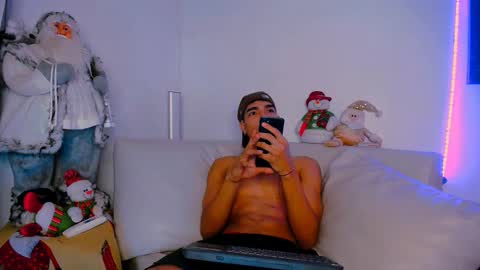 Snapshot of mili_and_ethan chatting on 5, 12, 2025 mili_and_ethan online show from 5, 12, 2025