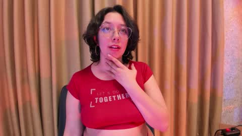 Snapshot of milie_yue206028 chatting on 17, 10, 2025 Millie online show from 17, 10, 2025