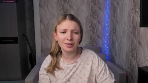 milinafox online show from 19, 4, 2026