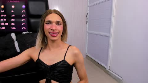 Snapshot of milk_max18 chatting on 20, 1, 2025 MAX online show from 20, 1, 2025