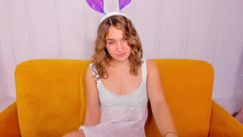 milkablond online show from 4, 1, 2025