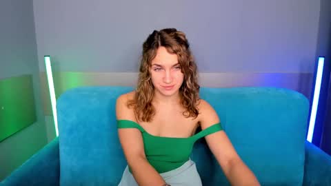 milkablond online show from 15, 1, 2025