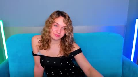 milkablond online show from 4, 2, 2025