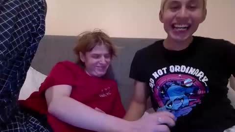 Snapshot of milkand_honey chatting on 27, 10, 2025 milkand_honey online show from 27, 10, 2025