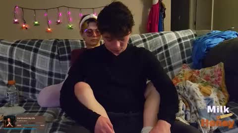 MilkandHoney online show from 3, 11, 2025