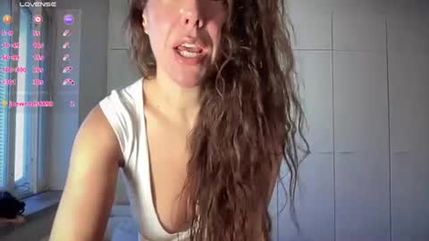 Snapshot of milkandhoneylullabies chatting on 1, 8, 2026 Milk online show from 1, 8, 2026