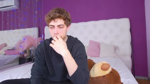 Snapshot of milkhunter_ chatting on 11, 4, 2026 milkhunter_ online show from 11, 4, 2026