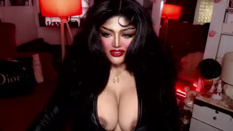 milkshakelavinia online show from 12, 1, 2025