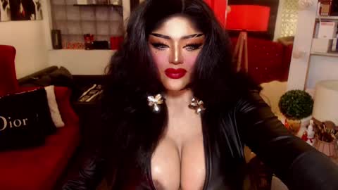 milkshakelavinia online show from 14, 1, 2025