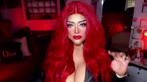 milkshakelavinia online show from 4, 2, 2025