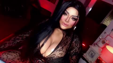 milkshakelavinia online show from 17, 2, 2025