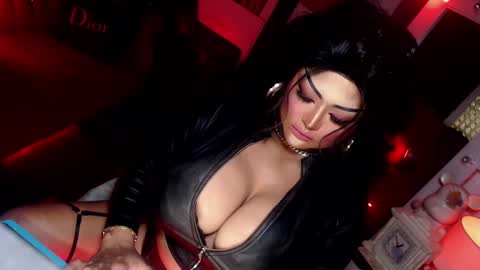 milkshakelavinia online show from 19, 2, 2025