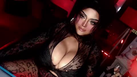 milkshakelavinia online show from 25, 2, 2025