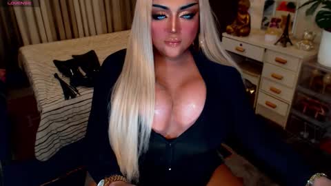 milkshakelavinia online show from 18, 9, 2025