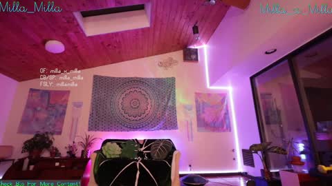 milla_milla online show from 10, 1, 2025