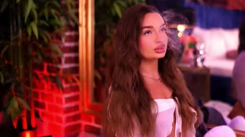 Milla online show from 15, 12, 2025