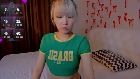Snapshot of milla_waves chatting on 29, 4, 2026 Milla or just Mi online show from 29, 4, 2026