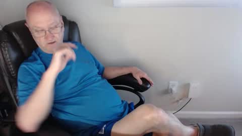 Snapshot of millenium0129 chatting on 19, 4, 2026 millenium0129 online show from 19, 4, 2026