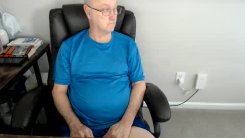 Snapshot of millenium0129 chatting on 2, 7, 2026 millenium0129 online show from 2, 7, 2026