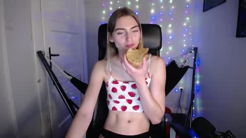 millie_lacroix online show from 27, 12, 2024