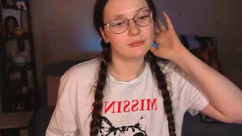 Snapshot of milliedoll chatting on 20, 6, 2026 Millie online show from 20, 6, 2026