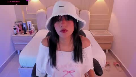 Snapshot of millyevans1 chatting on 13, 5, 2026 millyevans1 online show from 13, 5, 2026
