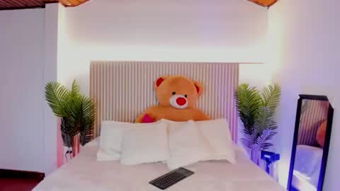 Snapshot of milu_blossom chatting on 19, 6, 2026 miluu online show from 19, 6, 2026