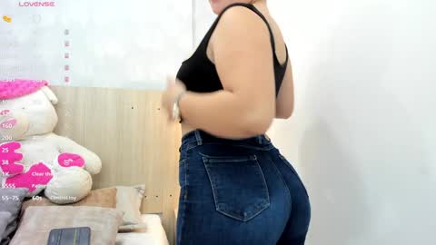 Milu Gomez online show from 15, 12, 2024